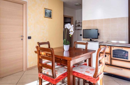 Pannone Apartment | Holiday flat with internet and balcony with valley view