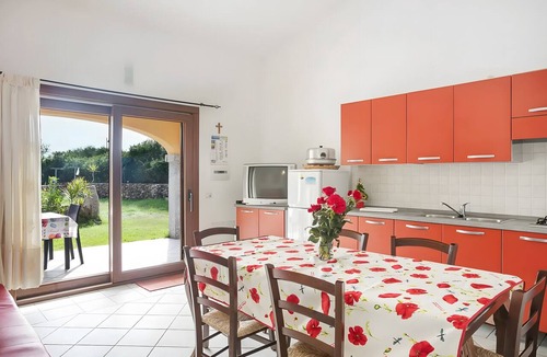 Porto Ottiolu House | Holiday Home 'Caposchiera Residence Marongiu' with Private Garden, Balcony and Air Conditioning