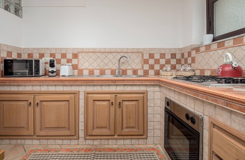 Golfo Aranci House | Holiday Home 'Casa Bice 2' close to the Sea with Garden & Wi-Fi