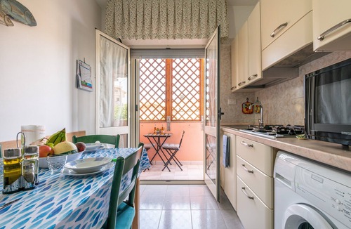 Villasimius House | Holiday Home 'L'Acquario' with Mountain View, Terrace & A/C