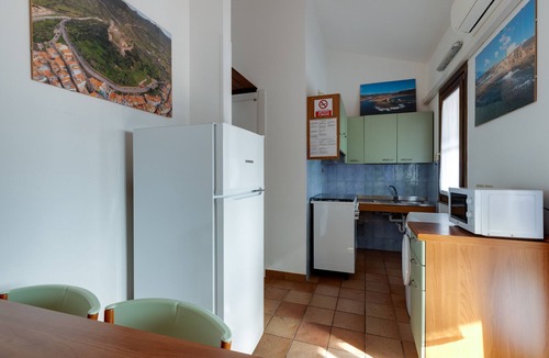 Bosa Marina House | Holiday Home ‘Residenza Solemar - App 14’ with Sea View, Wi-Fi