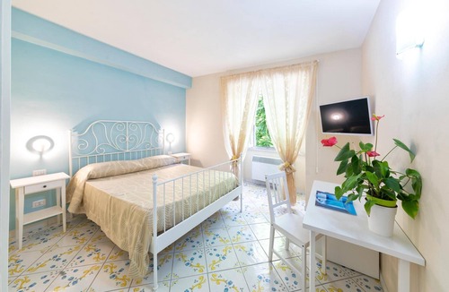 Casamicciola Terme Hotel | Hotel Il Nespolo