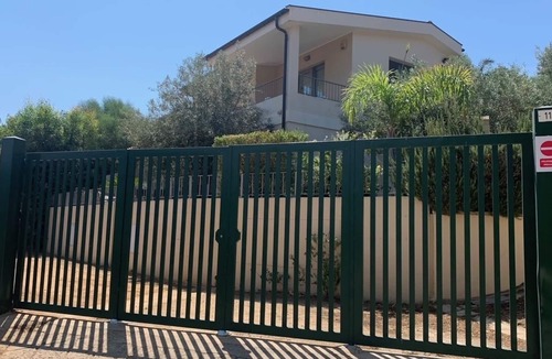 Solanas House | House with garden 100 meters from the beach
