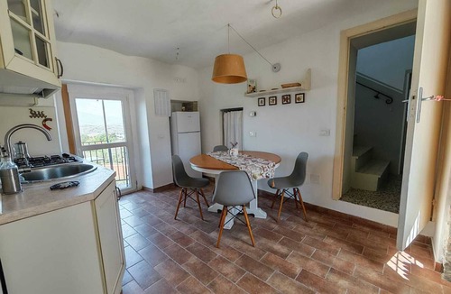 Mosciano Sant'Angelo House | Independent with garden in a medieval village between sea and mountains.
