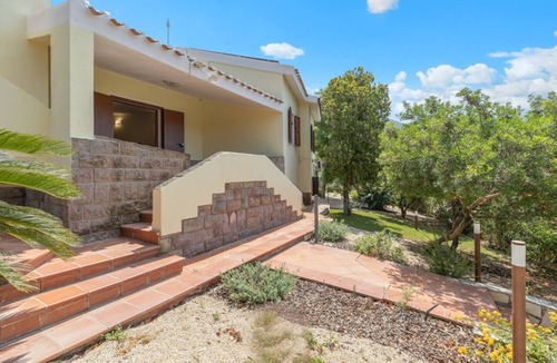 Torre delle Stelle Villa | Villa Luce, surrounded by greenery a short distance from the sea