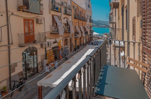 Old Town Apartment | Katrin House alla Marina di Cefalù by Wonderful Italy