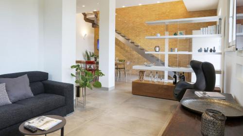 Siena Villa | LA FONTE DI SANTA REGINA 8, Emma Villas