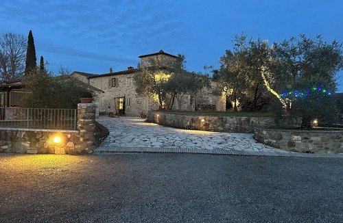 Torre A Castello House | La Pietra Dorata house with pool in the beautiful hills of Siena in Tuscany