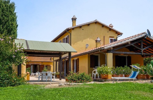 Capalbio Apartment | Le Torrette Etrusche Room 6 – Comfort and Relaxation in Capalbio