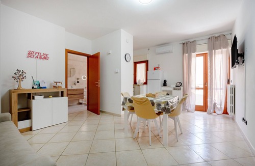 Municipio 3 Apartment | Levante Eight Sea View Holiday Home with Sea View, Wi-Fi, and Air Conditioning