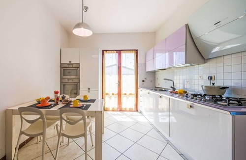 Marina di Pietrasanta Apartment | Lovely apartment for 6 people with WIFI, TV and patio