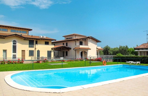 Cunettone-villa Apartment | Lovely apartment for 7 people with A/C, WIFI, pool, TV and pets allowed