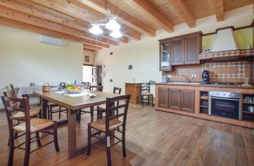 Mitogio House | Lovely home in Motta Camastra with WiFi