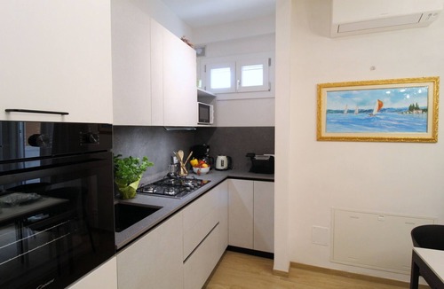 Bardolino Apartment | LUXURY APARTMENT RIGHT ON THE LAKE WITH LAKE VIEW AND PRIVATE BEACH