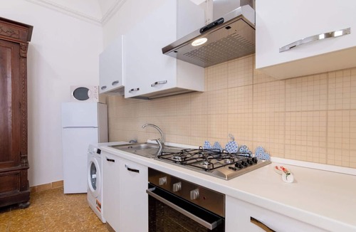 Ruggero Settimo Apartment | Maison Politeama Central - Walk everywhere! 5 minutes from Politeama theatre