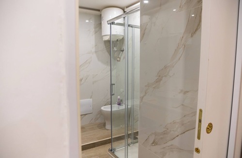Quartieri Spagnoli House | Mini apartment typical of the Spanish quarters. Experience the city like a local!