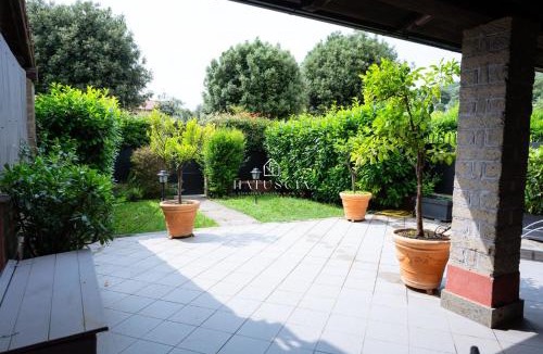 Lake Bracciano House | Natuscia Trevignano Platani Villa with Garden