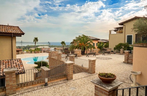 Tortoreto Lido Apartment | Nice apartment for 4 people with A/C, pool, WIFI, TV and pets allowed