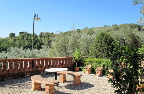 Pieve a Nievole Apartment | Nice apartment for 4 guests with WIFI, hot tub, pool, A/C, TV, patio and pets allowed