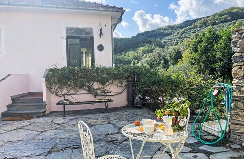Valloria Apartment | Nice apartment for 6 guests with WIFI, TV, terrace and pets allowed