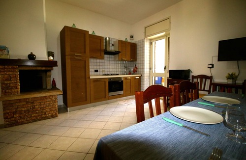 Otranto Apartment | Otranto holiday home with three bedrooms and only a two minute walk to the beach