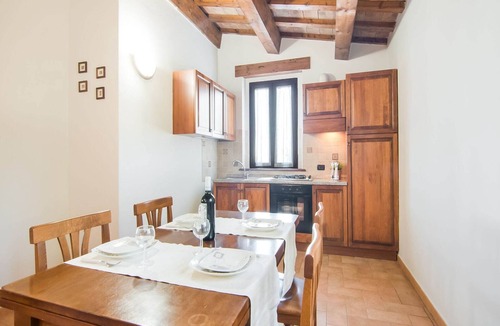 Apecchio House | Panoramic Countryside Home