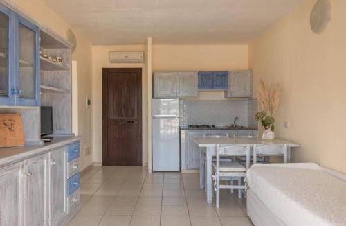 Golfo di Marinella Apartment | Perfectly positioned Baia de Bahas Residence SeaView 2 Bedroom sleeps 6-no 0894