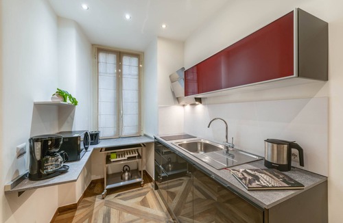 Vatican Apartment | Private apARTment. Double check cleaning mode, AC, Smart customer service