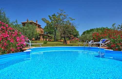 Montepulciano Villa | Private Villa with private pool, WIFI, hot tub, TV, patio, pets allowed, panoramic view, parking
