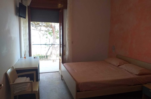 Pineto Bed & Breakfast | Quadruple room for a totally relaxing holiday 20 meters from the sea