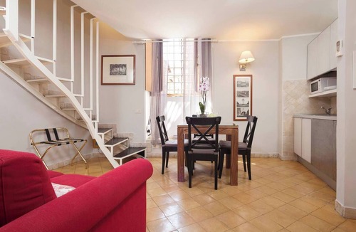 Rione V Ponte Apartment | Renoir, small loft on Giulia street