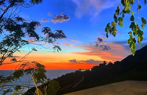 Caprioli Apartment | Room 'Camera Tramonto Vista Mare' with Sea View, Wi-Fi and Air Conditioning