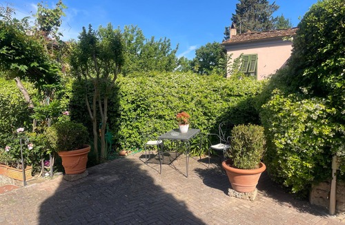 Fiesole Apartment | Room 'Pretty Suite Firenze' with Private Garden, Wi-Fi and Air Conditioning