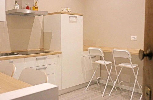 Citta Alta Apartment | Room 'Stanza 3 with Private External Bathroom' with Wi-Fi and Air Conditioning