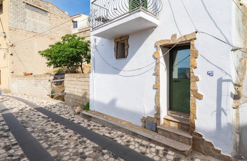 Posada House | Sergio House Seaview Holiday Home with Sea View, Wi-Fi and Air Conditioning