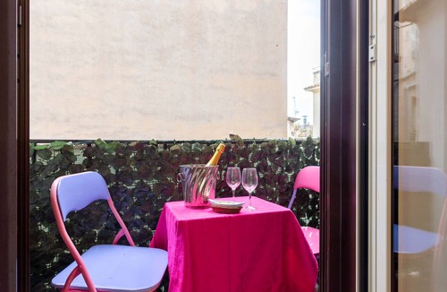 Rione III Colonna Apartment | Sistine House Style HolidayHome SpanishSteps x 6 whole apartment!free wi-fi