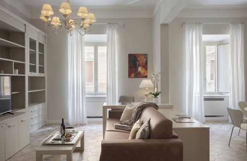 Sallustiano Apartment | Spacious and stylish Embassy Loren flat