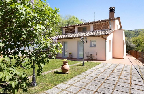 Villore Apartment | Spacious Double Room Surrounded by Nature