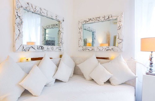 Rione IV Campo Marzio Apartment | SPANISH STEPS HISTORIC APARTMENT