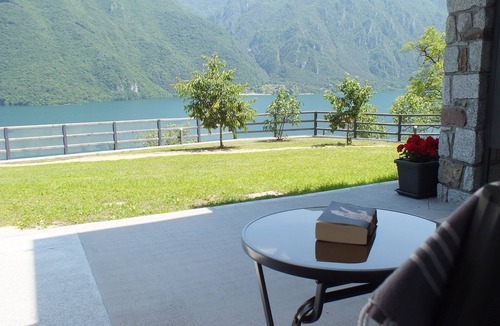 Anfo Apartment | Studio with lake view
