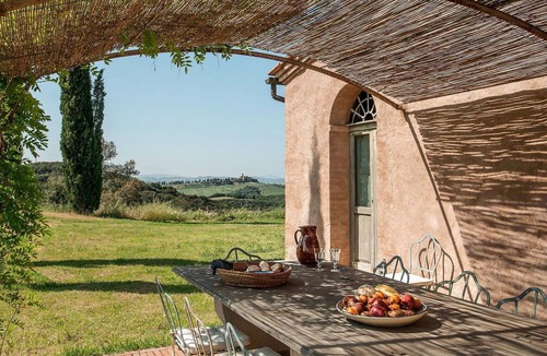 Camigliano Villa | Stunning private villa for 18 people with private pool, A/C, WIFI, TV and panoramic view