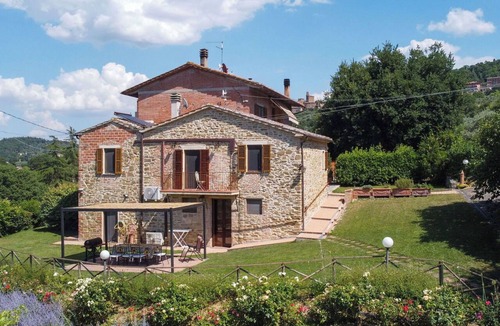 Panicale Villa | Stunning private villa for 6 people with private pool, A/C, WIFI, TV, patio and pets allowed