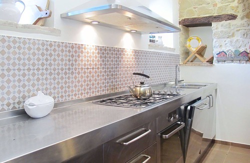 Amandola Villa | Stunning private villa for 14 guests with WIFI, private pool, pets allowed and panoramic view