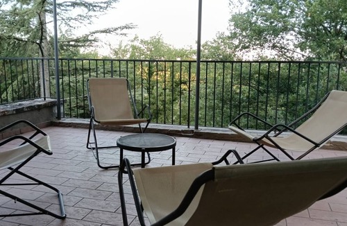 Valfabbrica Villa | Stunning villa for 7 people with pool, WIFI, TV and terrace, close to Assisi