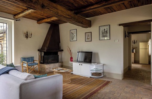 Bovara House | Stunning villa with WIFI, TV, patio, pets allowed and panoramic view, close to Spoleto