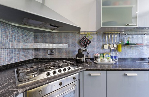 Quartiere XVII Trieste Apartment | Suite Somalia Roma Apartment with Balcony, Wi-Fi, and Air Conditioning