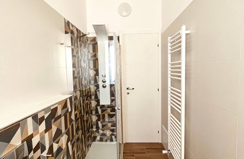 Termoli House | Termoli Station 3 - easy parking - room in downtown with private bathroom and balcony