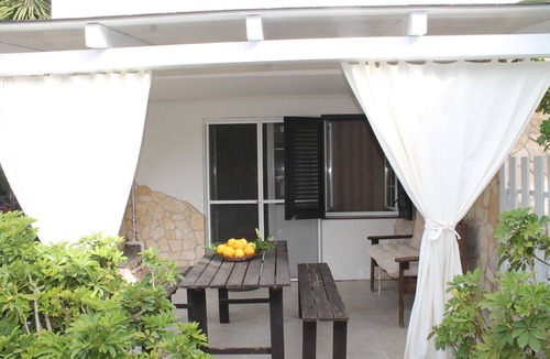Vignacastrisi Apartment | Terra di Mare: Three-room apartment (sub5) with a large garden, 2 km from the sea