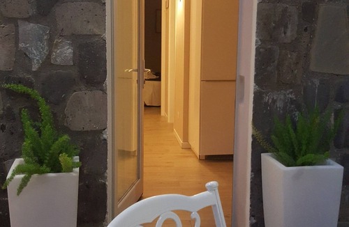 Massa Lubrense Ski Chalet | "TESSA'S HOLIDAY" Beachfront Villa on the Sorrento Coast, near Capri and Pompeii