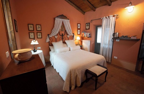 Veruno Bed & Breakfast | The Willow Bed & Breakfast - Room Tulip